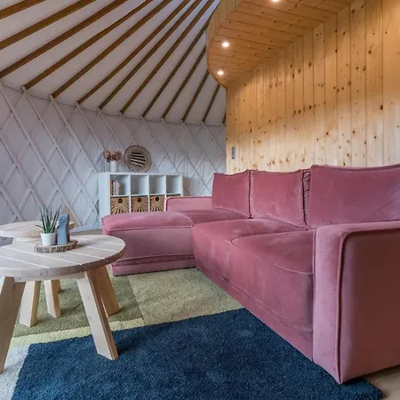 Gorski Glamping - Caloroczne Jurty Z Widokiem Tylmanowa Exterior photo