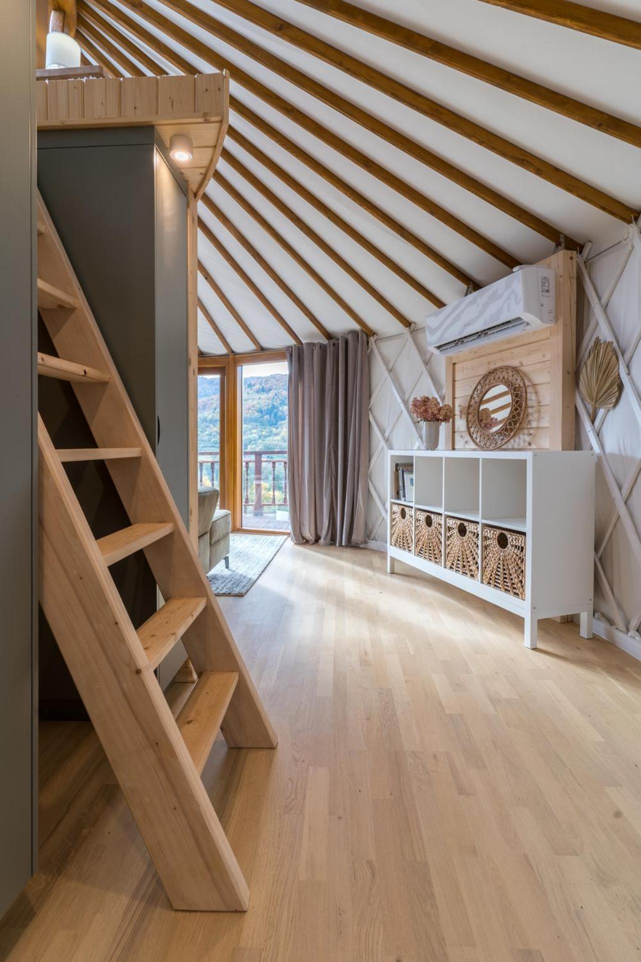 Gorski Glamping - Caloroczne Jurty Z Widokiem Luxury tent Tylmanowa