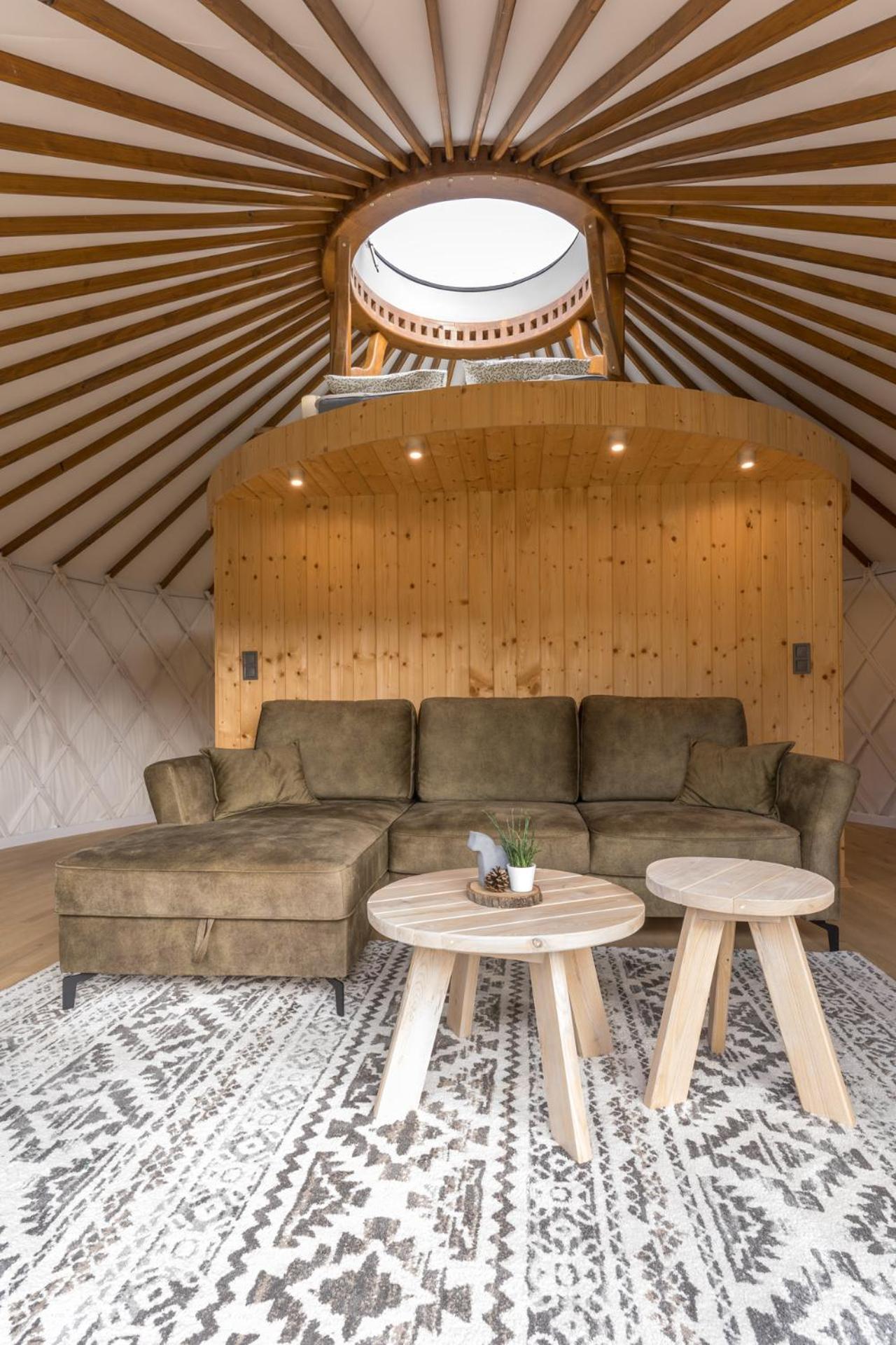 Gorski Glamping - Caloroczne Jurty Z Widokiem Tylmanowa